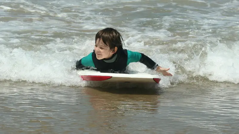 Alquiler de bodyboard en la Playa de la Concha en San Sebastián, Guipúzcoa