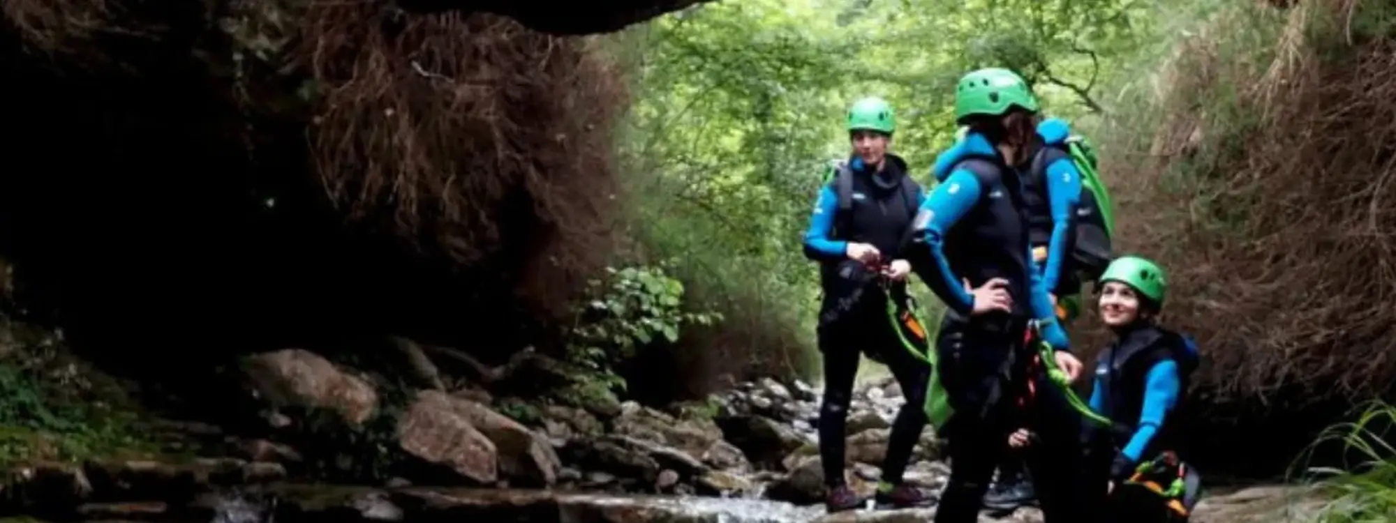 Barranquismo acuático en el barranco Artazul en Aizpún, Navarra
