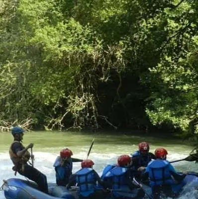 Rafting familiar y de aguas bravas en el río Deva
