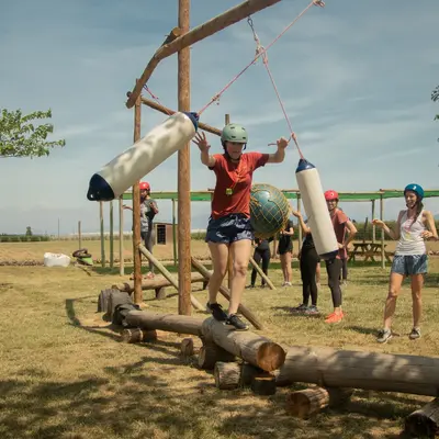 Humor amarillo para niños y zona de picnic en Sant Pere Pescador