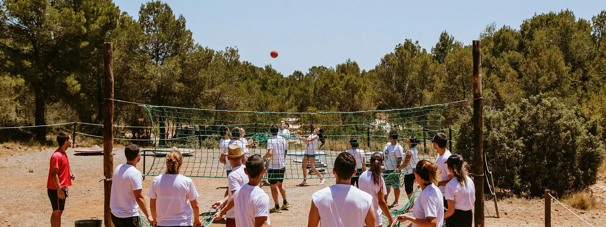 Gymkana y retos en equipo para niños en Estivella
