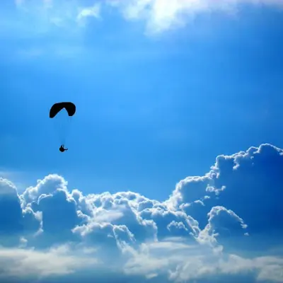 Bautismo de vuelo en parapente en Sopelana, playa de Barinatxe