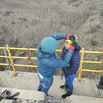 El mayor salto de Puenting (High Jumping) desde el viaducto de Buitrago en Madrid