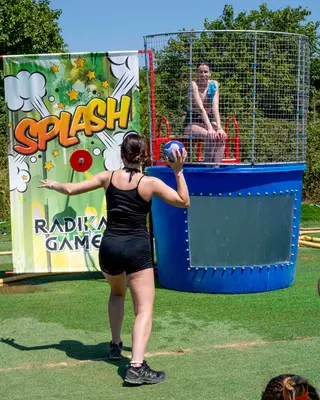 Pack de humor amarillo de verano + paintball en La Canonja