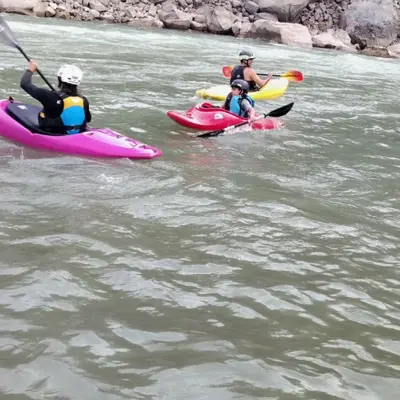 Curso de tecnificación en kayak en la Sierra de Gredos