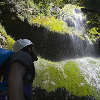 Barranquismo acuático en La Cueva’l Tinganón en Ribadesella, Asturias
