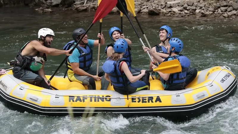 Rafting en el río Ésera por la tarde desde Santa Liestra y San Quílez