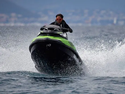 Alquiler de motos de agua en Mil Palmeras