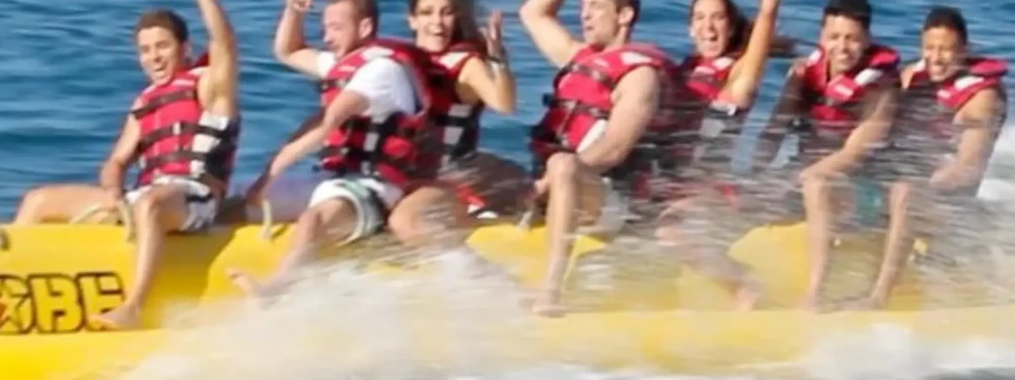 Banana Boat en la Playa de Mil Palmeras, Alicante