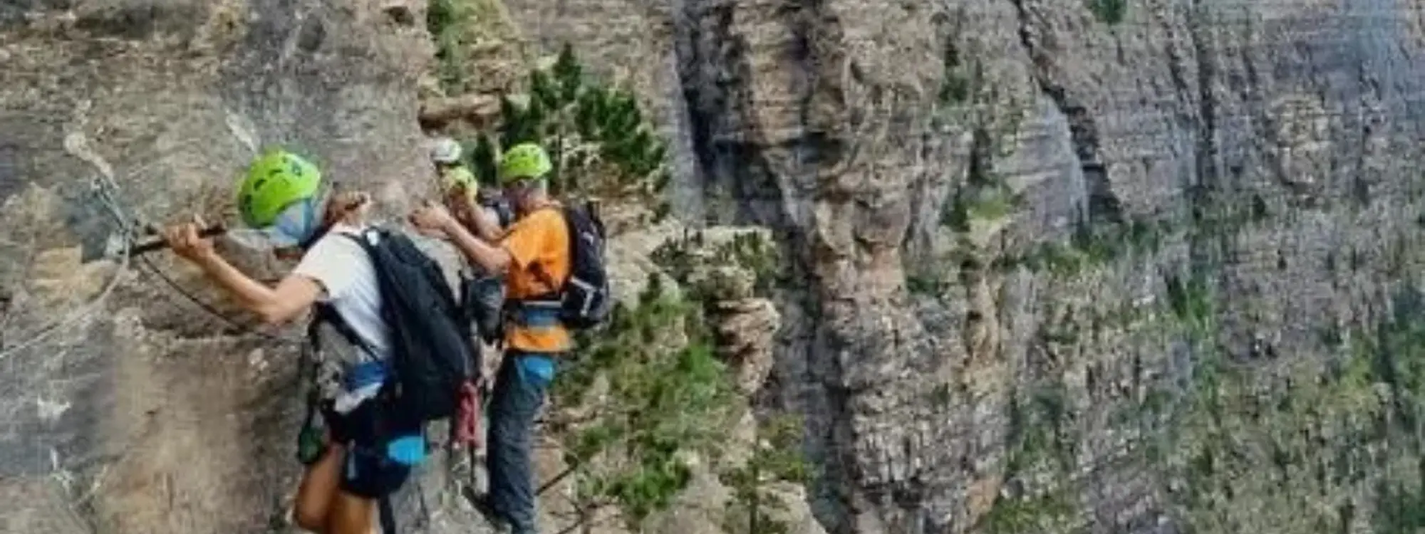Senderismo por la Faja de las Flores en el Parque Nacional de Ordesa