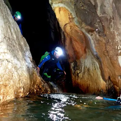 Barranquismo acuático en el barranco de la Leze en Eguino, Álava