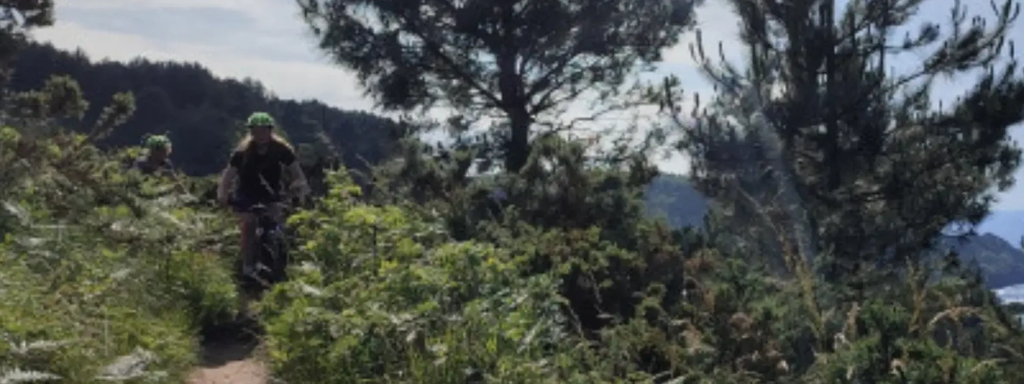 Ruta guiada en bicicleta de montaña por la Costa Vasca desde San Sebastián