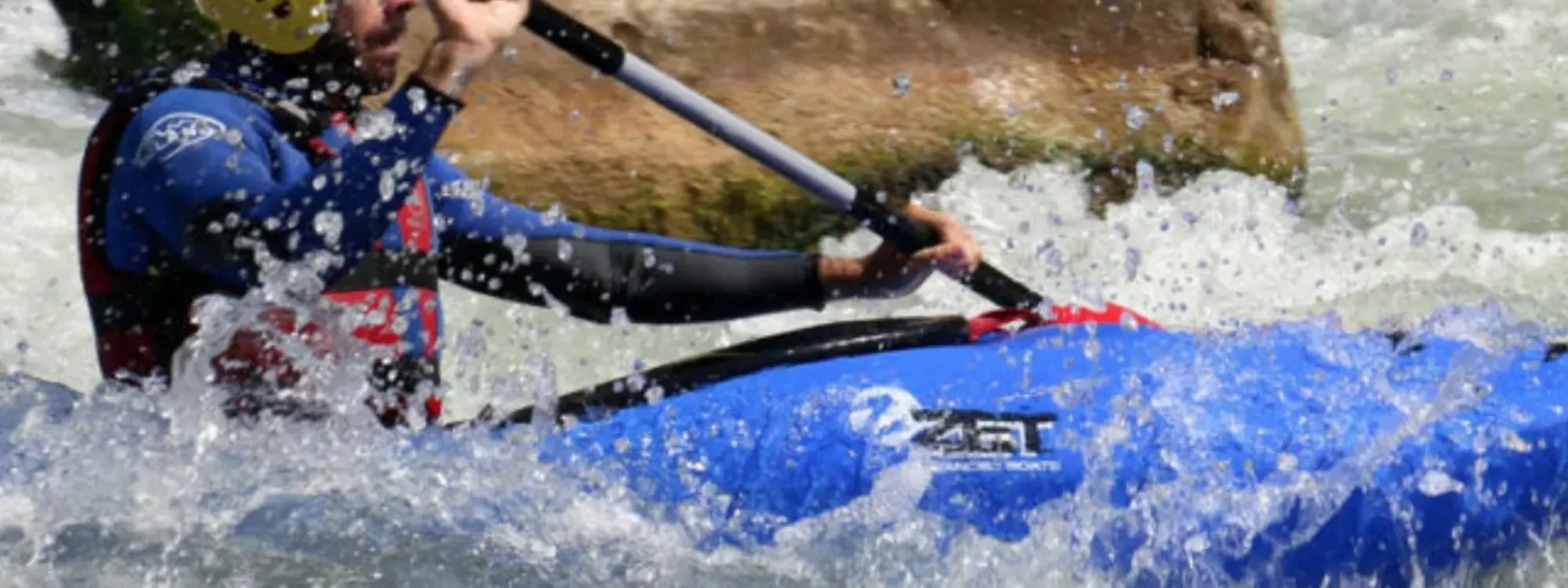 Curso de kayak de iniciación en aguas bravas en Murillo de Gállego, Zaragoza