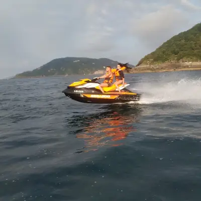 Ruta en moto de agua desde el Puerto Deportivo de San Sebastián-Donostia a Pasaia
