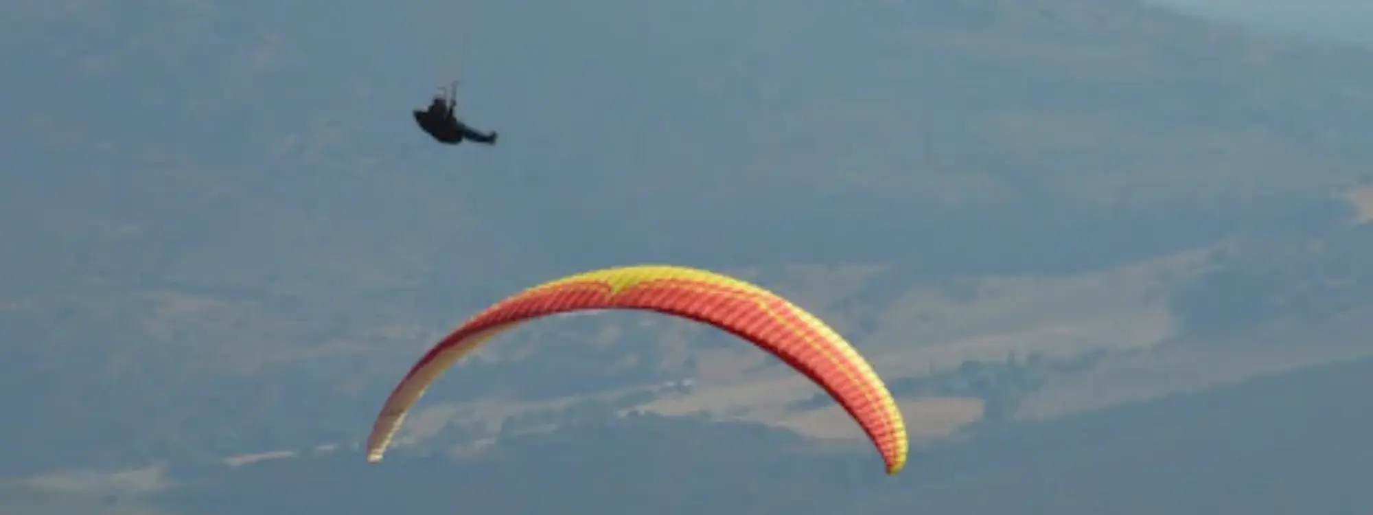 Bautismo de vuelo en parapente biplaza en Cañete La Real
