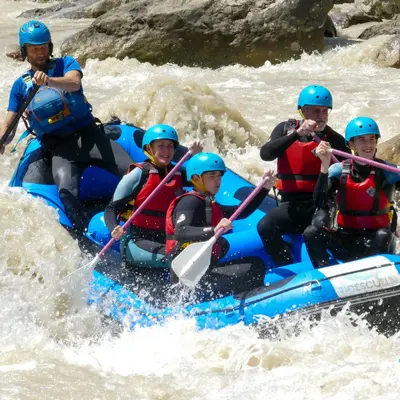 Rafting bajo los Mallos de Riglos desde Murillo de Gállego