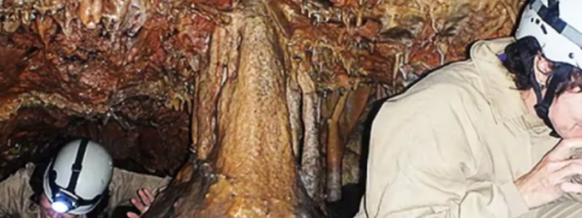 Espeleología de iniciación en la Cueva de la Sarsa en Bocairent
