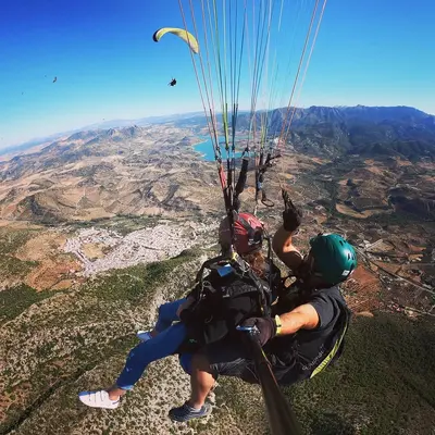 Vuelo acrobático en parapente biplaza en Algodonales