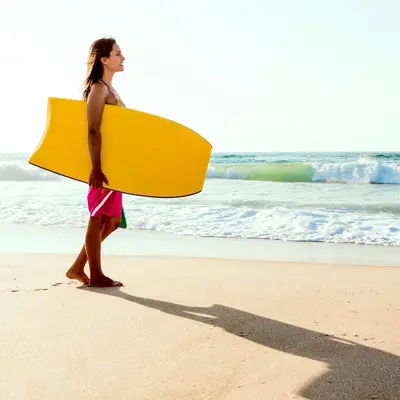 Alquiler de bodyboard en la Playa de la Concha en San Sebastián, Guipúzcoa