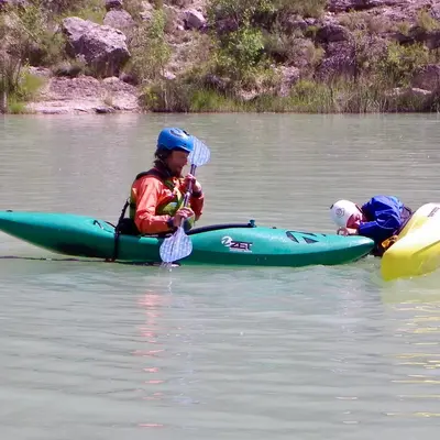 Curso de kayak en el río Gállego desde Murillo de Gállego