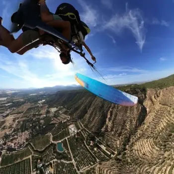 Vuelo paisajístico de larga duración en parapente en Sierra Espuña