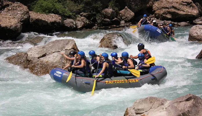 Rafting en el río Ésera por la tarde desde Santa Liestra y San Quílez