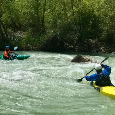 Curso de kayak en el río Gállego desde Murillo de Gállego