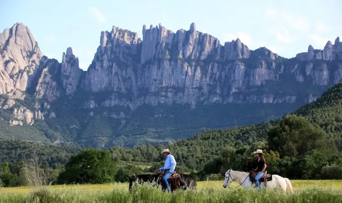 Ruta a caballo en Montserrat desde Castellbell i el Vilar