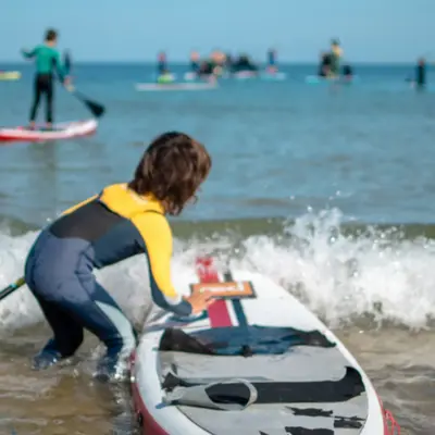 Alquiler de paddlesurf en la Playa de la Concha en San Sebastián, Guipúzcoa