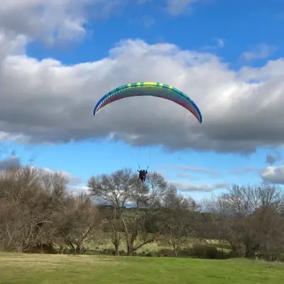Bautismo de vuelo en parapente biplaza en Arcones, Sierra de Guadarrama