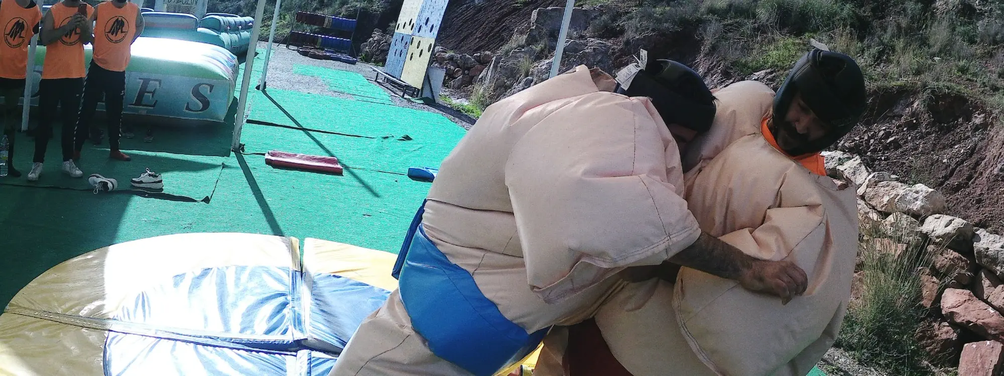 Circuito de humor amarillo con barbacoa y paella en Campanillas