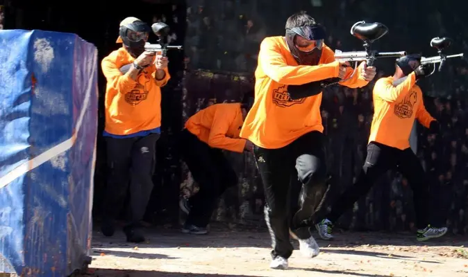 PACK ADULTOS: Humor amarillo + Paintball + Menú en Córdoba