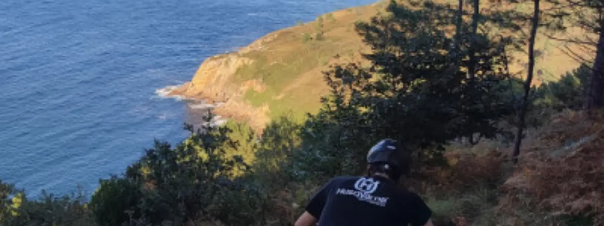 Ruta guiada en bicicleta de montaña por la Costa Vasca desde San Sebastián