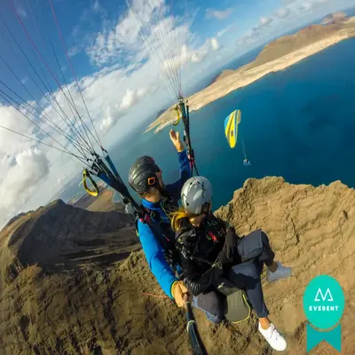 Parapente en Lanzarote | Vuelos biplaza, acrobáticos y VIP