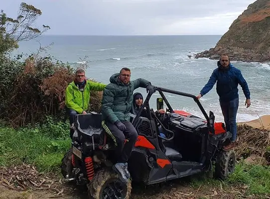 Ruta en buggy en Gijón con mirador y acantilados