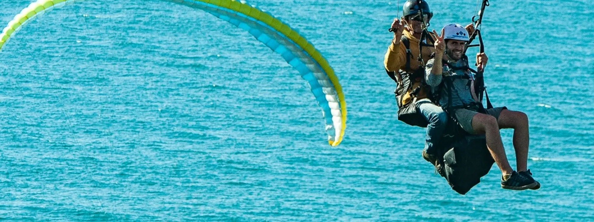 Bautismo de vuelo en parapente en Sopelana, playa de Barinatxe