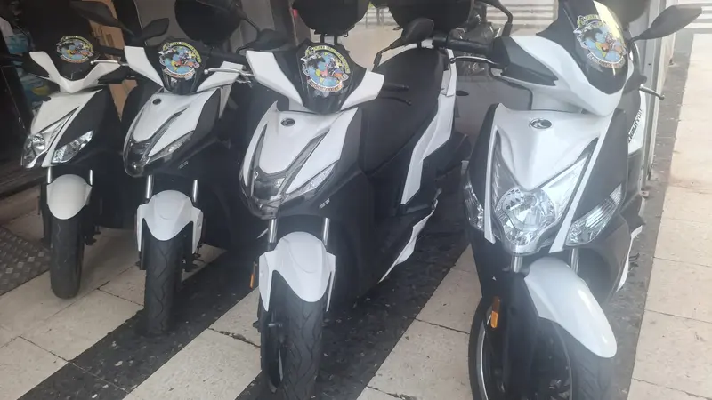Alquiler de moto Kymco 125 cc en Benidorm