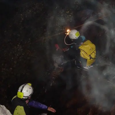 Espeleología en la Cueva de Pando desde Arriondas, Asturias