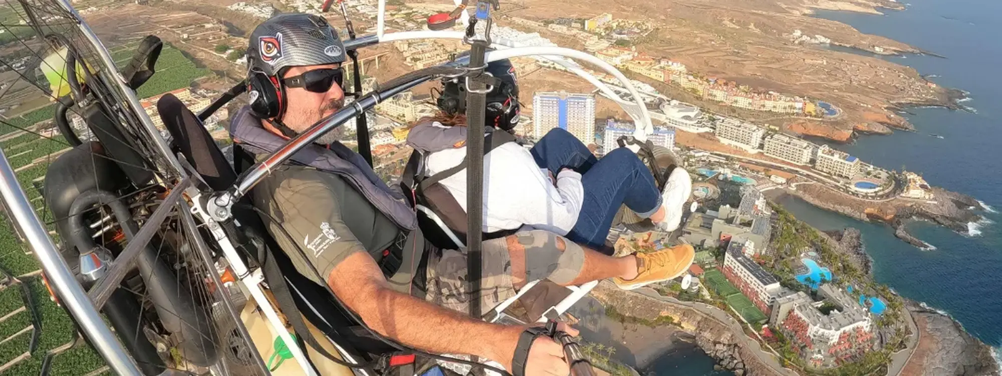 Tour aéreo en Paratrike con el campeón del mundo, Daniel Crespo, desde Adeje, Tenerife