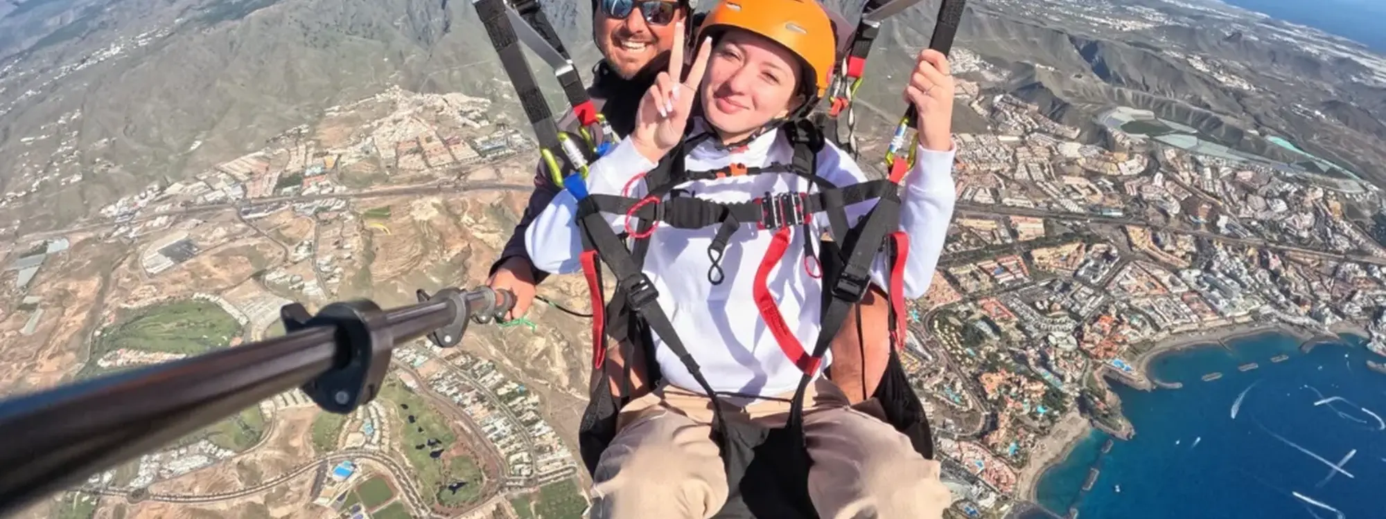 Vuelo de parapente PREMIUM con el campeón nacional Daniel Crespo en Adeje, Tenerife