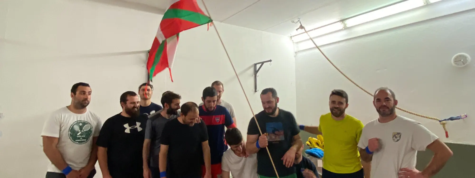 Humor amarillo indoor en San Sebastián, Guipúzcoa