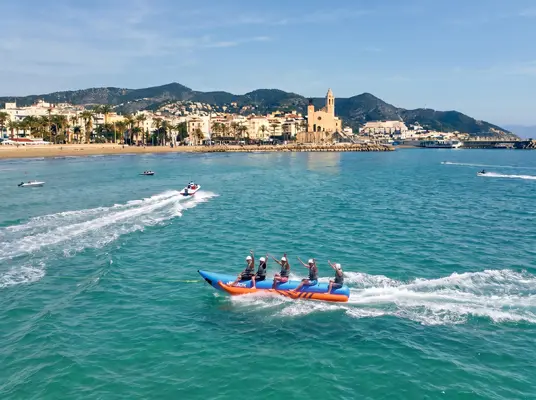 Banana Boat en Sitges – Diversión en el mar para grupos