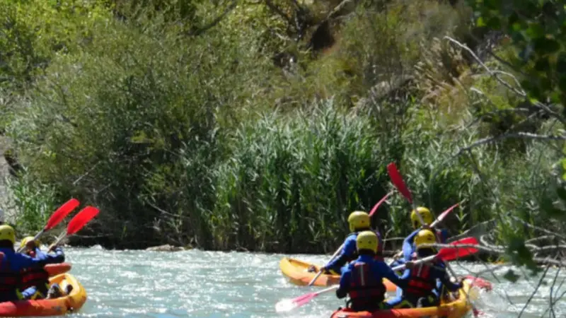 Travesía en canoa doble por el embalse de la Peña, Huesca