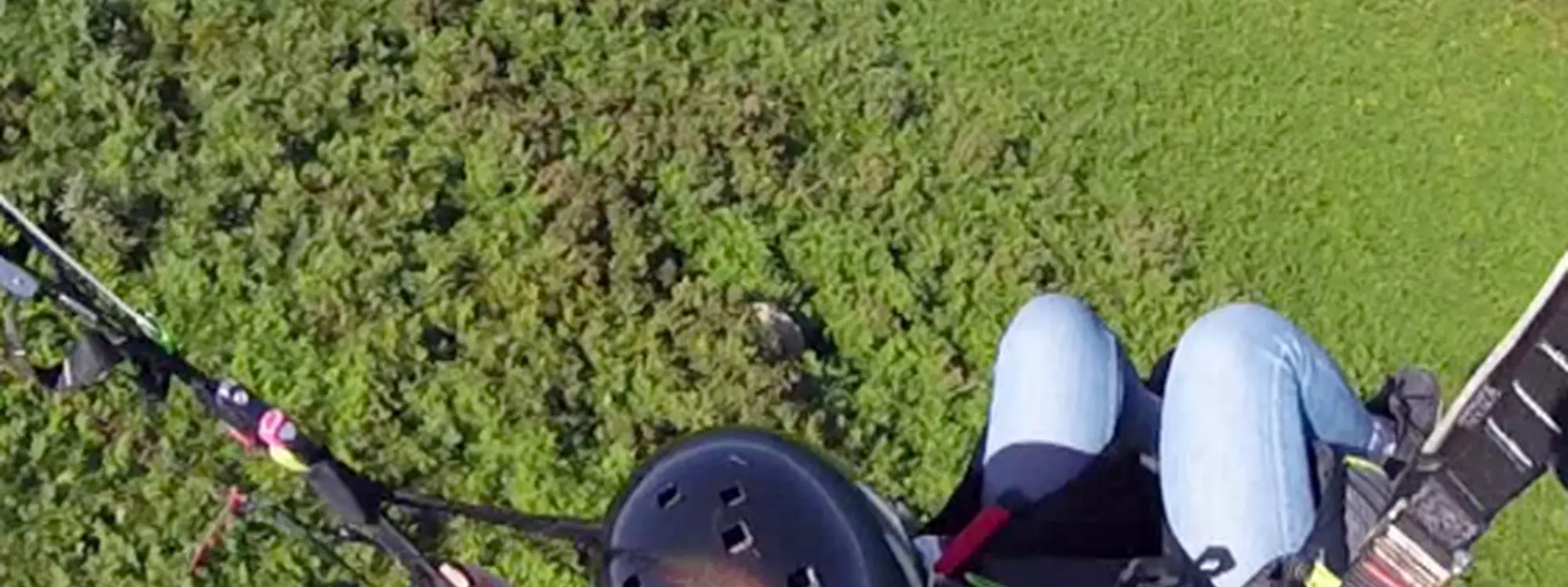 Vuelo avanzado en parapente en Orio con acrobacias y toma de mandos
