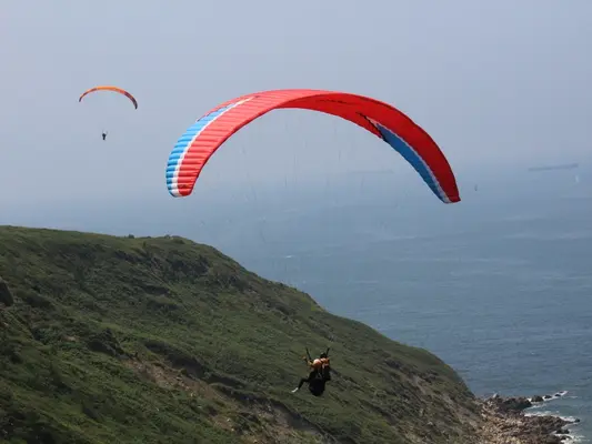 Bautismo de vuelo en parapente en Sopelana, playa de Barinatxe