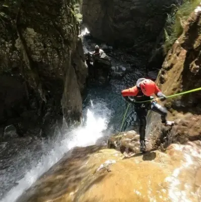 Barranco Barrosa de nivel intermedio en el Valle de Bielsa