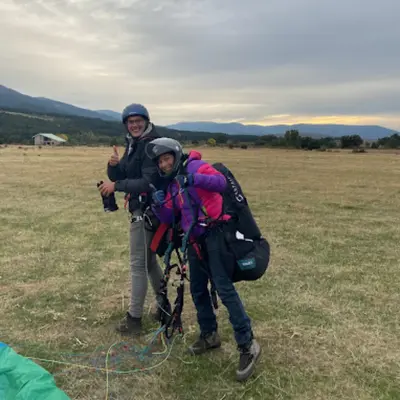 Vuelo en parapente por el Valle del Tiétar y la Sierra de Gredos desde Pedro Bernardo