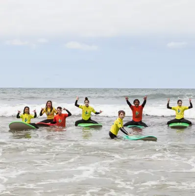 Curso de Surf de 5 clases de 1 hora para niños en Llanes
