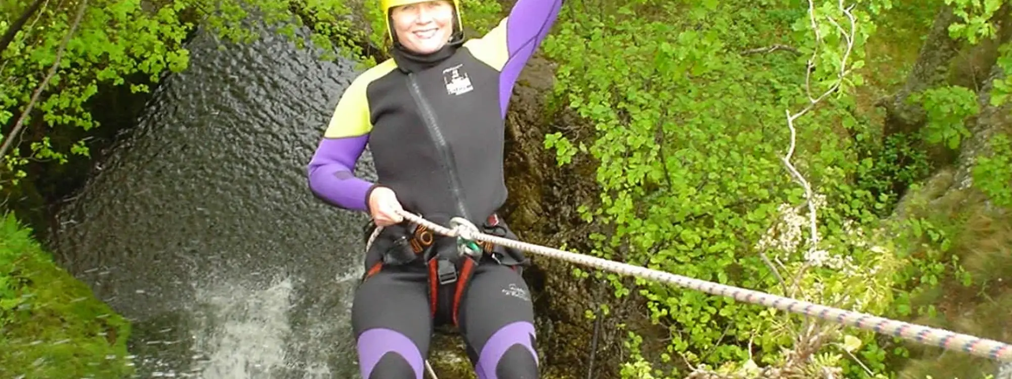 Barranquismo acuático en el barranco Carangas de nivel medio-alto desde Arriondas, Asturias