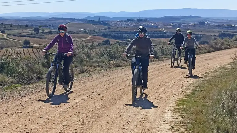 Alquiler y rutas guiadas en bicicletas todo terreno (BTT) en Haro